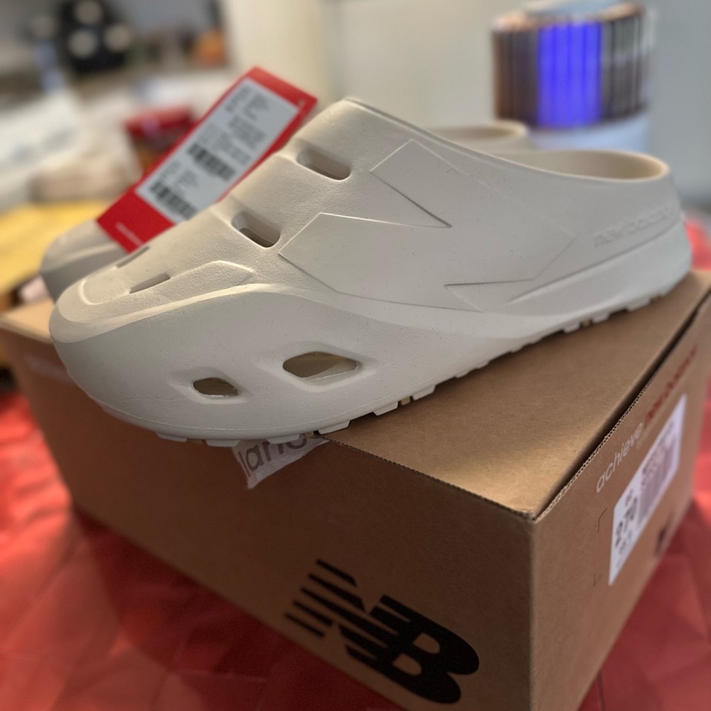 New Balance clogs RARE - only released in North Korea Sz9